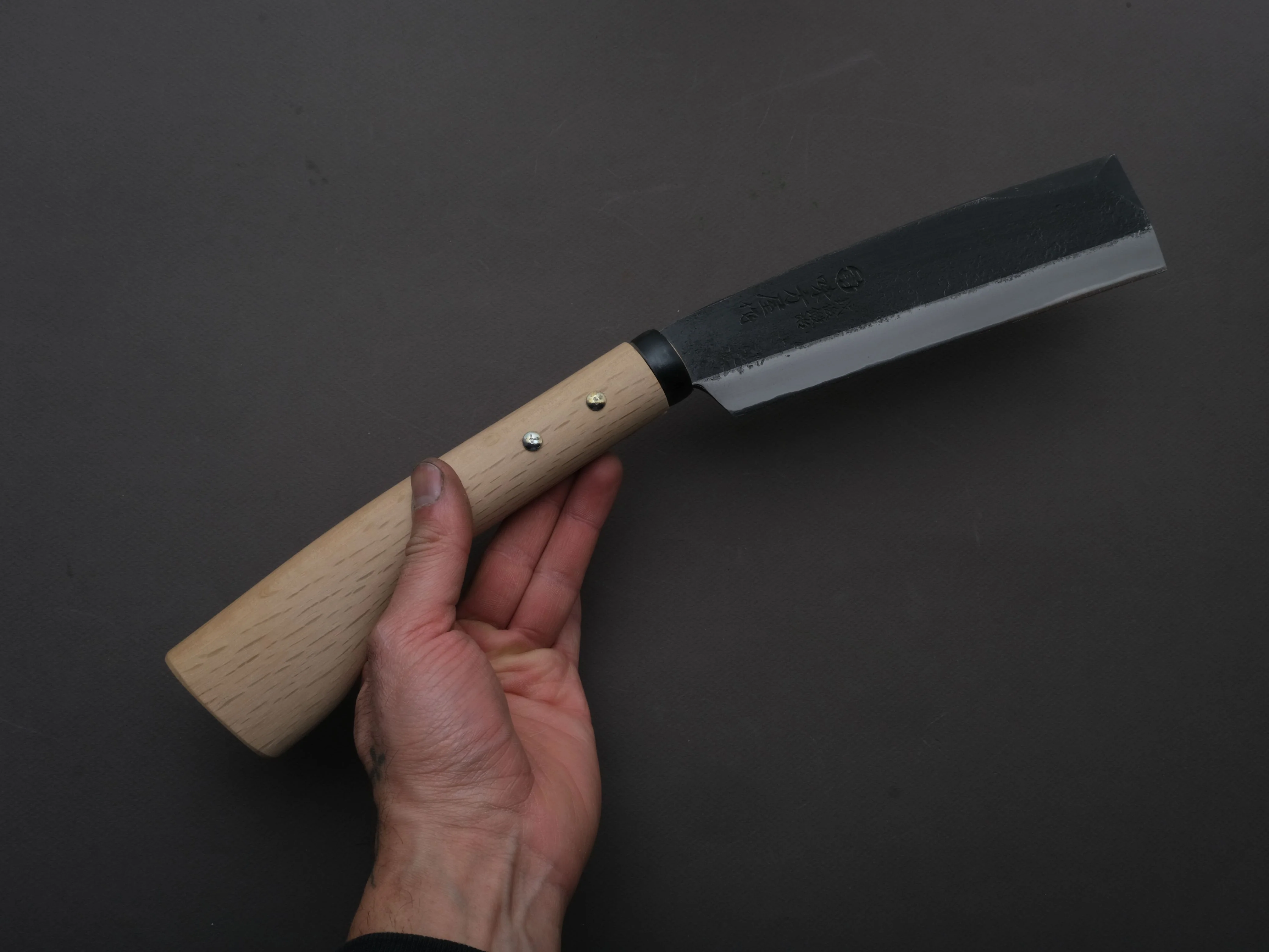 Ajikataya - Old Style Hatchet - Kurouchi - 180mm - Oak Wood Handle - Double Bevel - Image 4