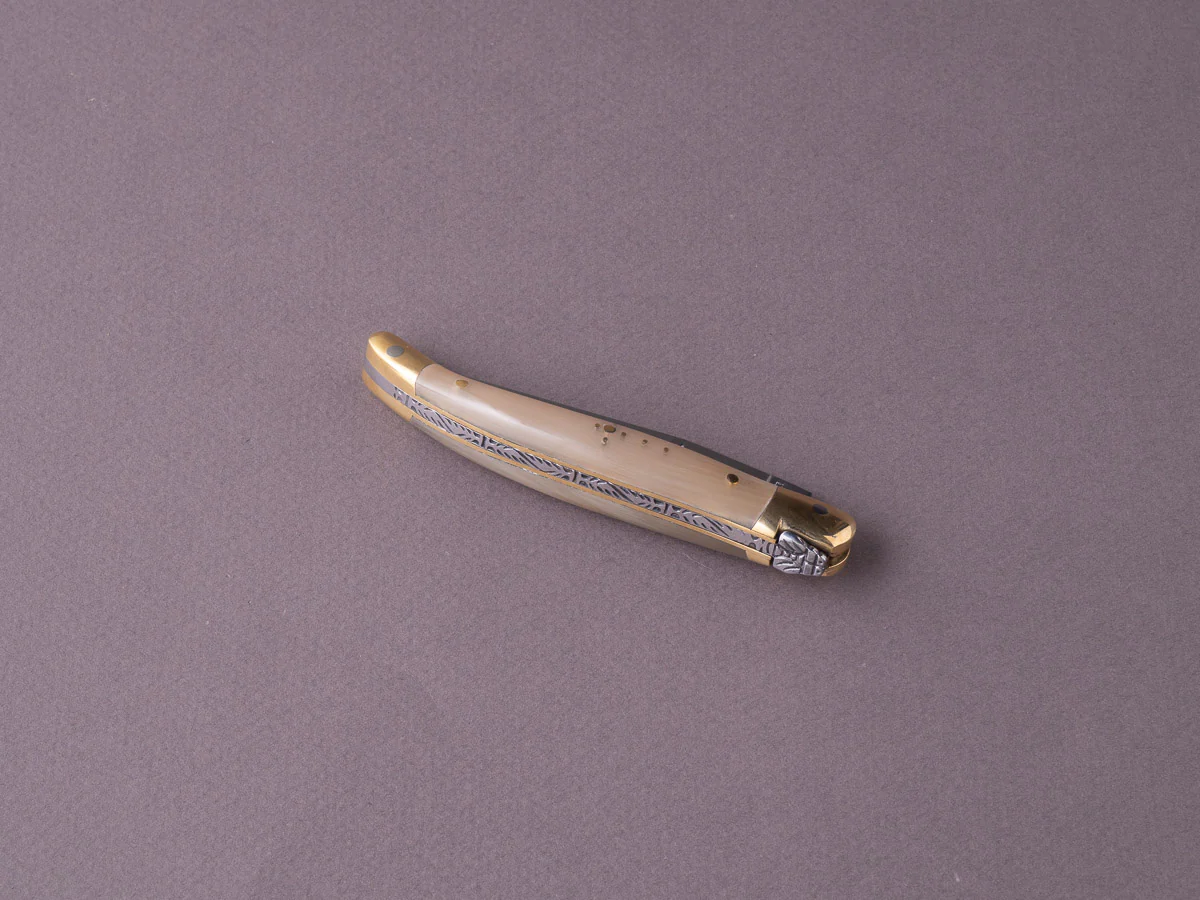 Forge de Laguiole - 90mm Folding Knife - Spring Lock - Blonde Horn & Brass Handle - Image 2