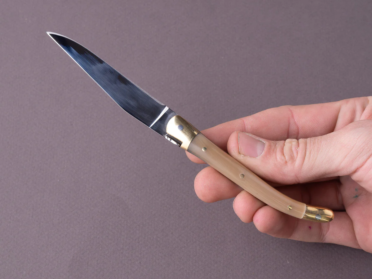 Forge de Laguiole - 90mm Folding Knife - Spring Lock - Blonde Horn & Brass Handle - Image 4