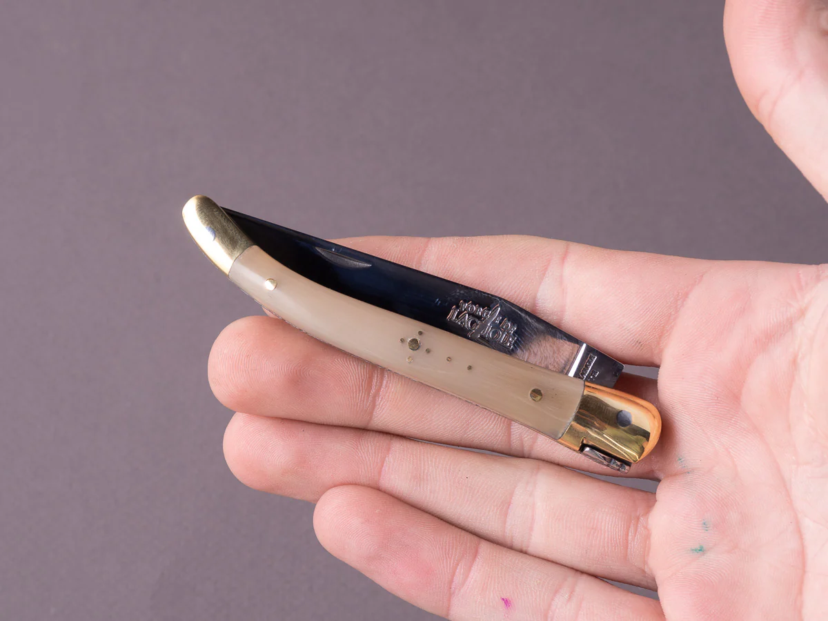 Forge de Laguiole - 90mm Folding Knife - Spring Lock - Blonde Horn & Brass Handle - Image 6