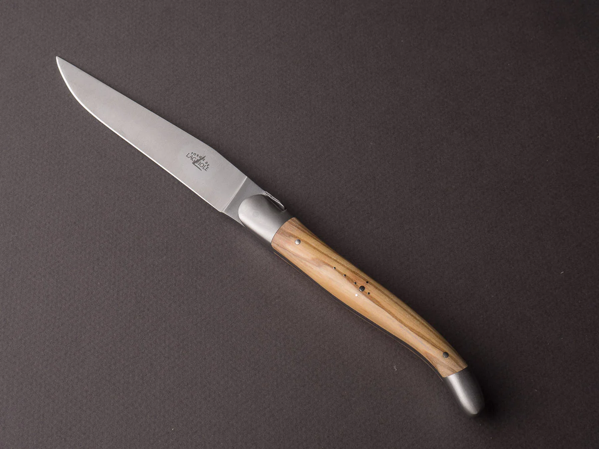 Forge de Laguiole - Steak/Table Knives - Satin Bolsters - Olive & Steel Handle - Image 3