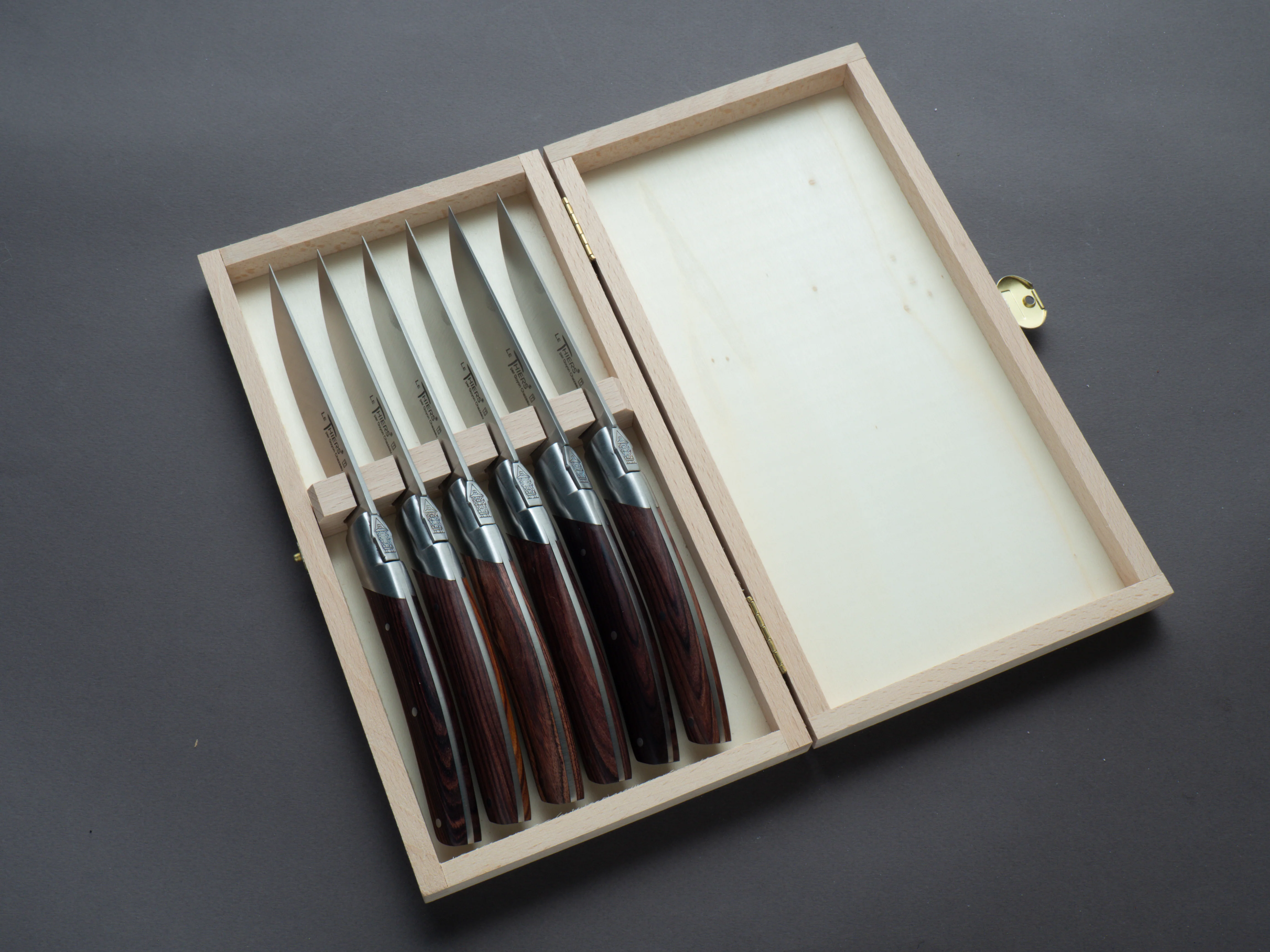Goyon Chazeau - Le Thiers Pirou Avantage  - Steak/Table Knives - Violet Wood Handle