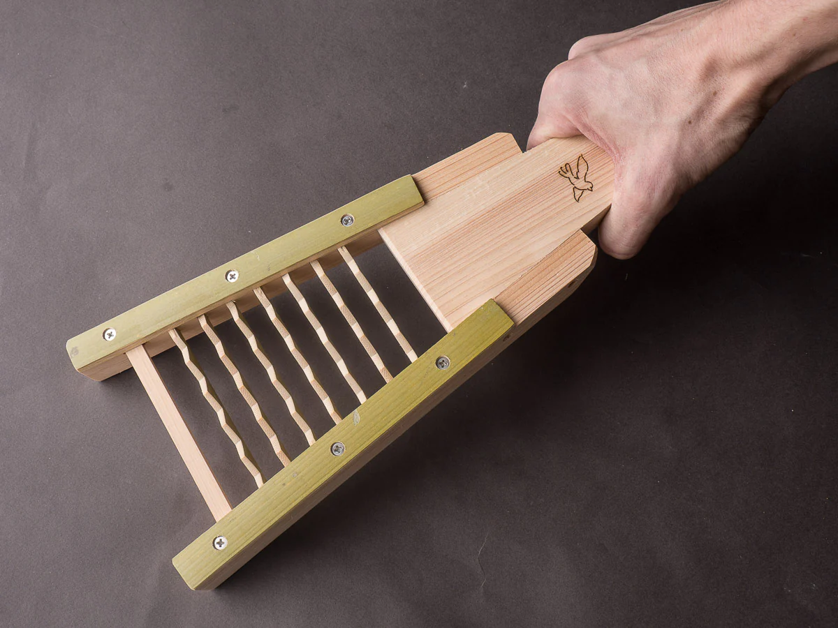 Komon - Sankaku Oni-Oroshi (Bamboo Grater) - Image 2