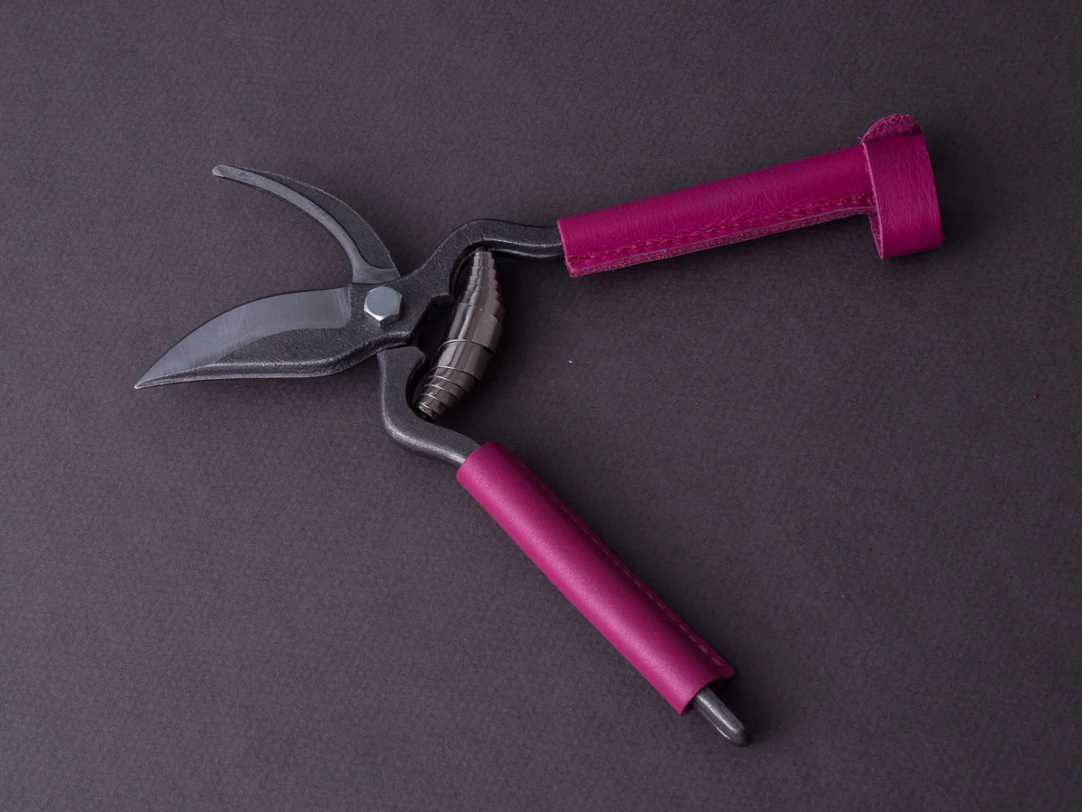 Locau - Garden Shears - Stainless - Pink Leather Handle - Image 5