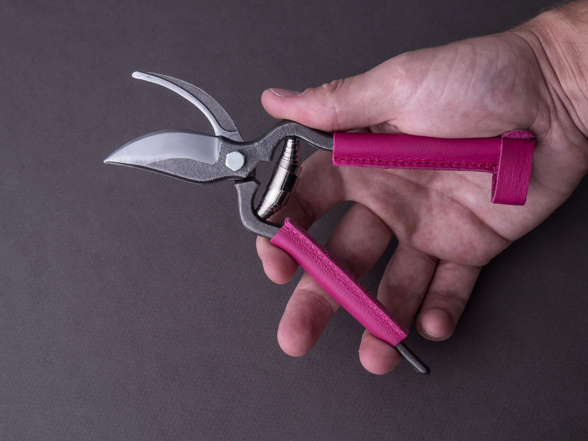 Locau - Garden Shears - Stainless - Pink Leather Handle - Image 6