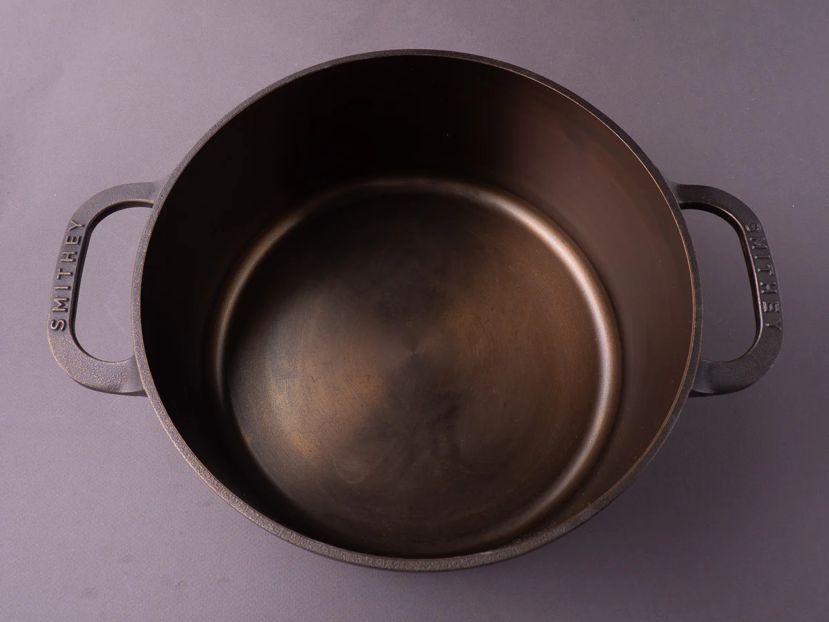 Smithey Ironware - Cast Iron - 5.5 Qt Dutch Oven - Image 2